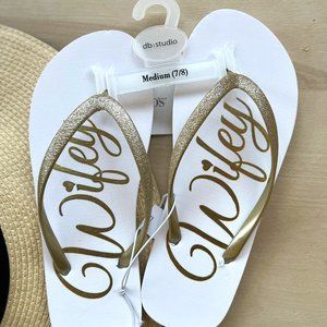 Bridal "Wifey" Flip flops Size 7/8 NWT